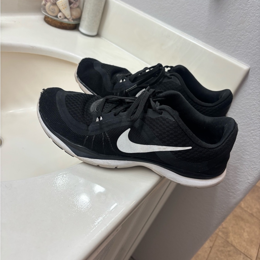 Nikes size 10
